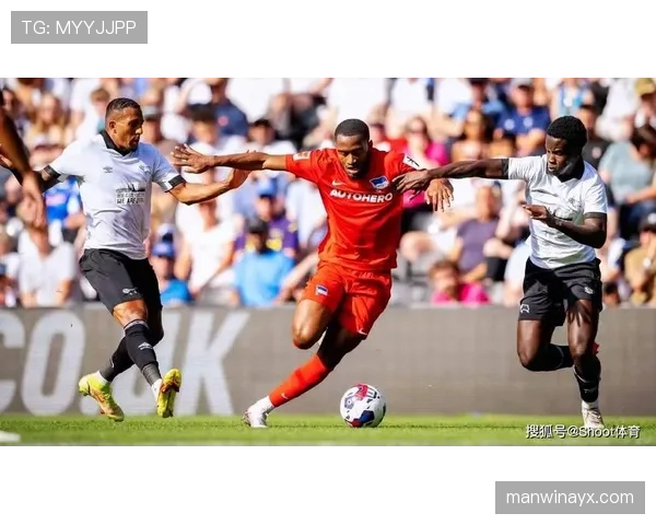 德甲锋线大换血:引援策略革新助力球队突破 德甲锋线大换血:引援策略革新助力球队突破